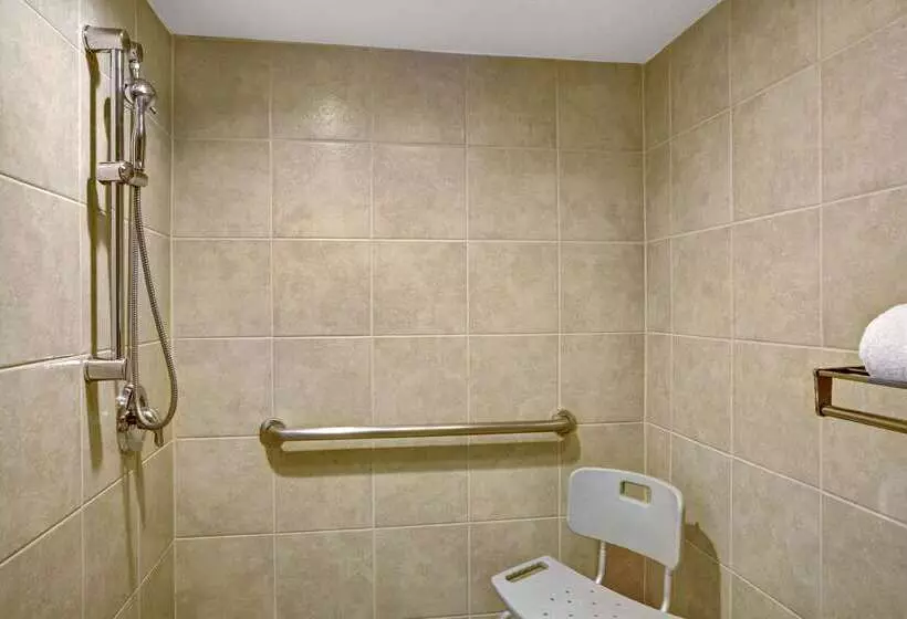 בית מלון כפרי Super 8 By Wyndham Las Vegas North Strip/fremont St. Area