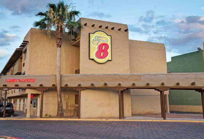 هتل Super 8 By Wyndham Las Vegas North Strip/fremont St. Area