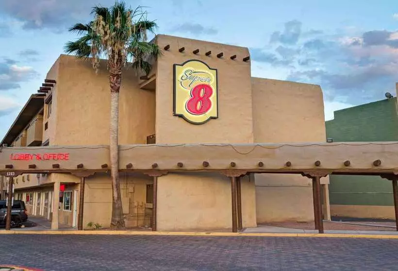 בית מלון כפרי Super 8 By Wyndham Las Vegas North Strip/fremont St. Area