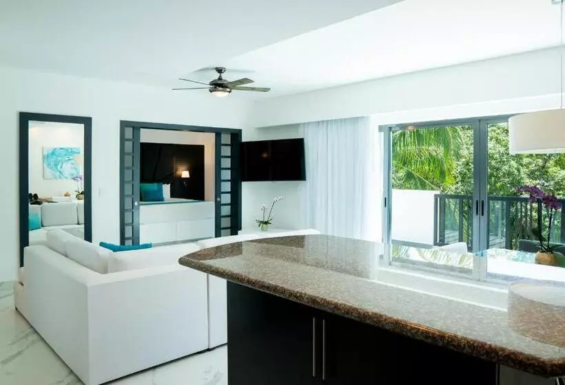 The Fives Beach Hotel & Residences - All Inclusive