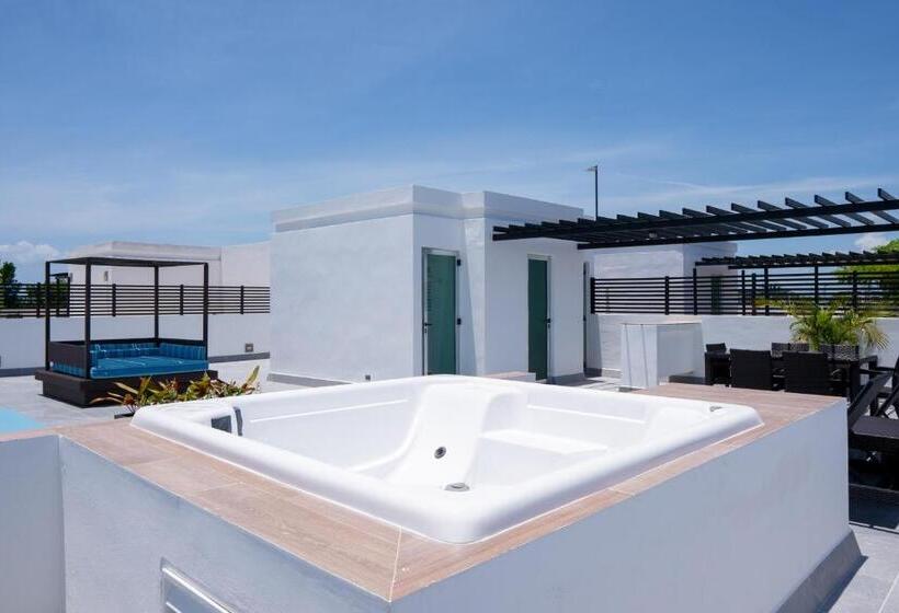 The Fives Beach Hotel & Residences - All Inclusive