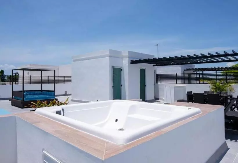 The Fives Beach Hotel & Residences - All Inclusive