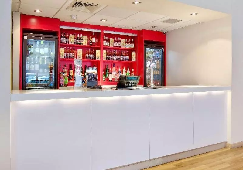 ホテル Travelodge Birmingham Central Bull Ring