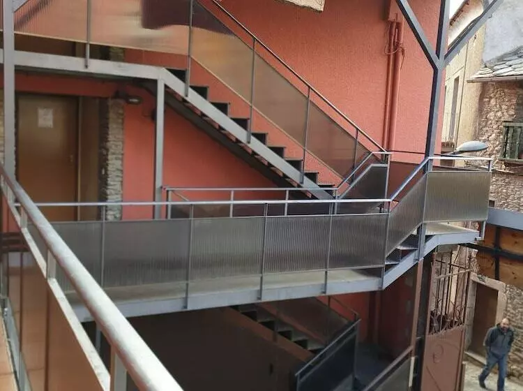 汽车旅馆  Hostal Ruso Sc