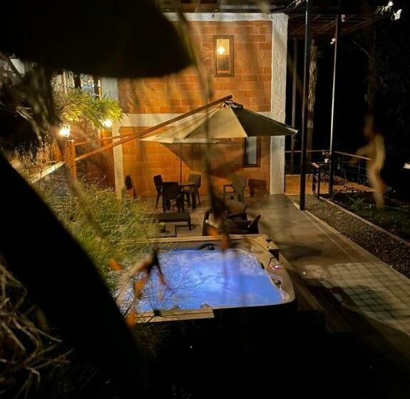 هتل Gulupa Ecolodge