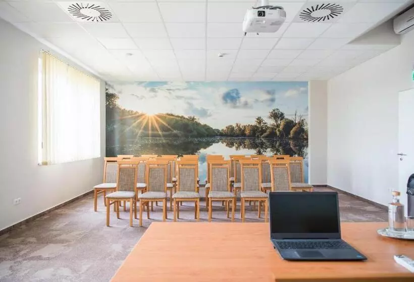 Hotelli Gyirmót Sport & Wellness