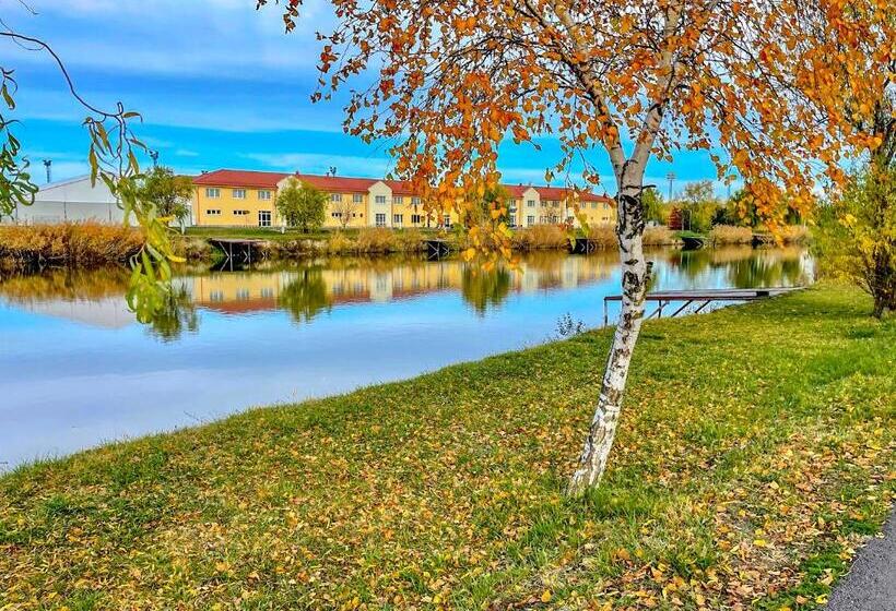 호텔 Gyirmót Sport & Wellness