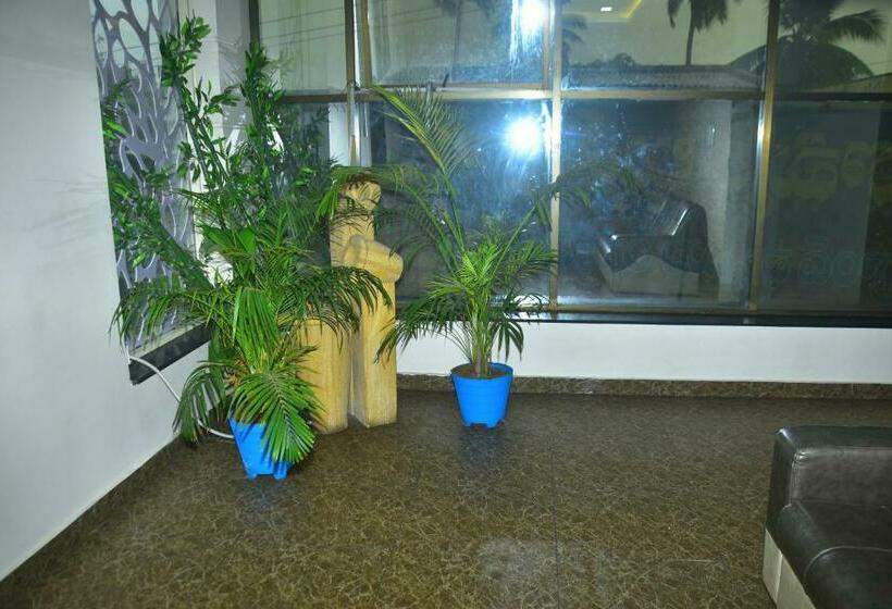 בית מלון כפרי Pagadala Grand Residency