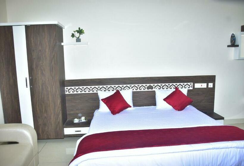 בית מלון כפרי Pagadala Grand Residency