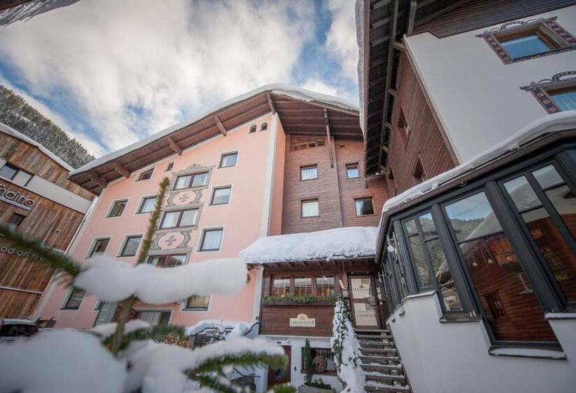 ペンション Arlsuites