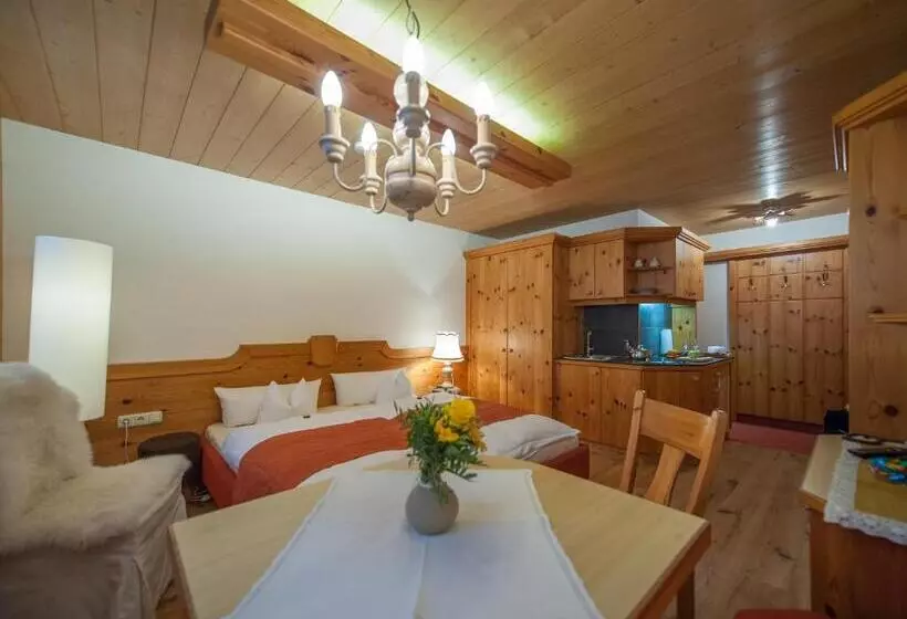 پانسیون Arlsuites