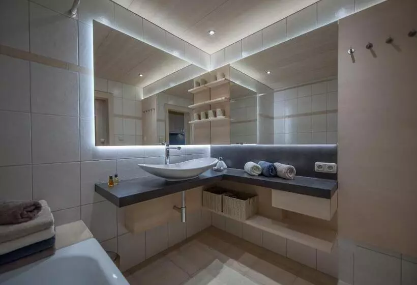 پانسیون Arlsuites