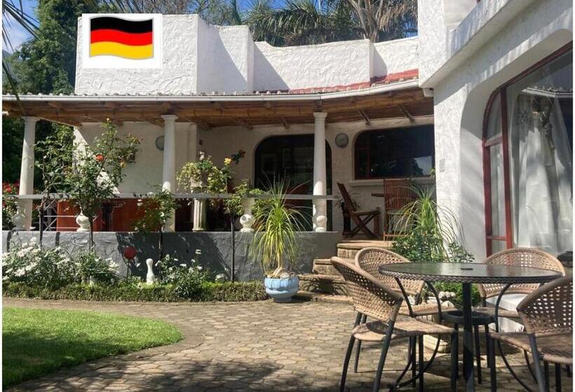 פנסיון Bollinger Guest House