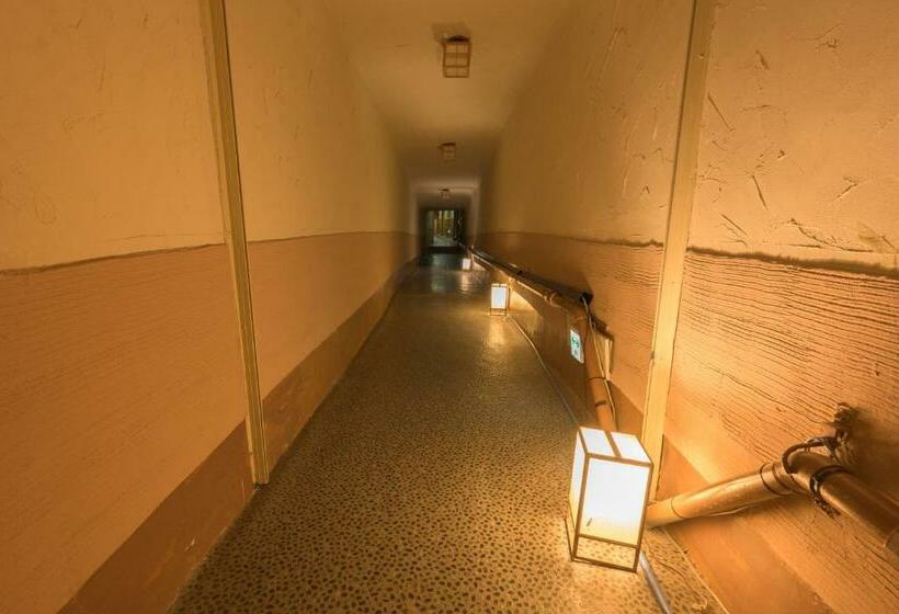 ريوكان Shibu Onsen Kadoya