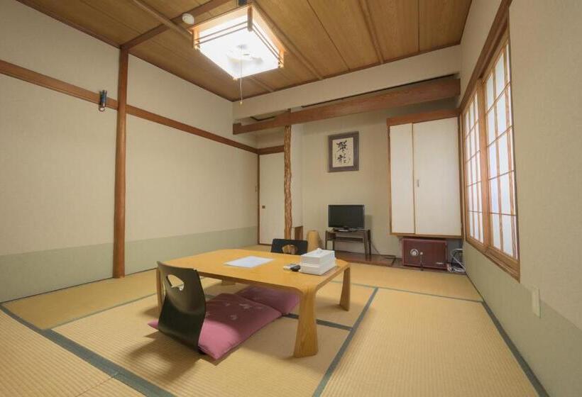 ريوكان Shibu Onsen Kadoya