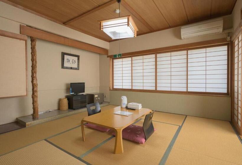 ريوكان Shibu Onsen Kadoya