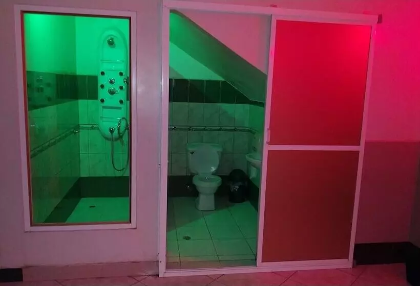 ホテル Hostal Nuevo Amanecer