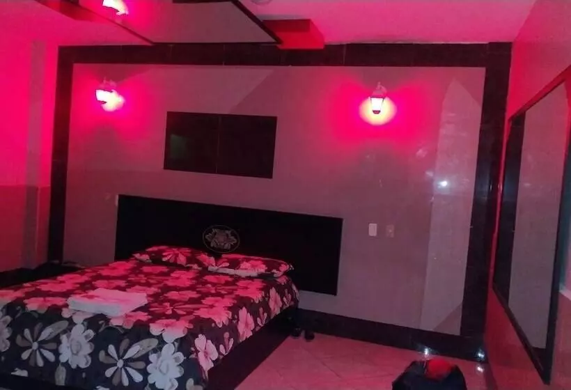 ホテル Hostal Nuevo Amanecer
