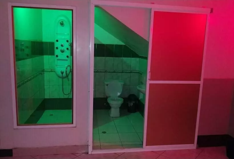 ホテル Hostal Nuevo Amanecer