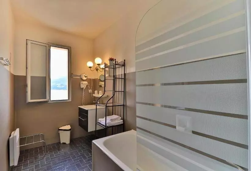 ホテル Hôtel Les Flots Bleus