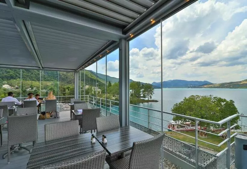 ホテル Hôtel Les Flots Bleus