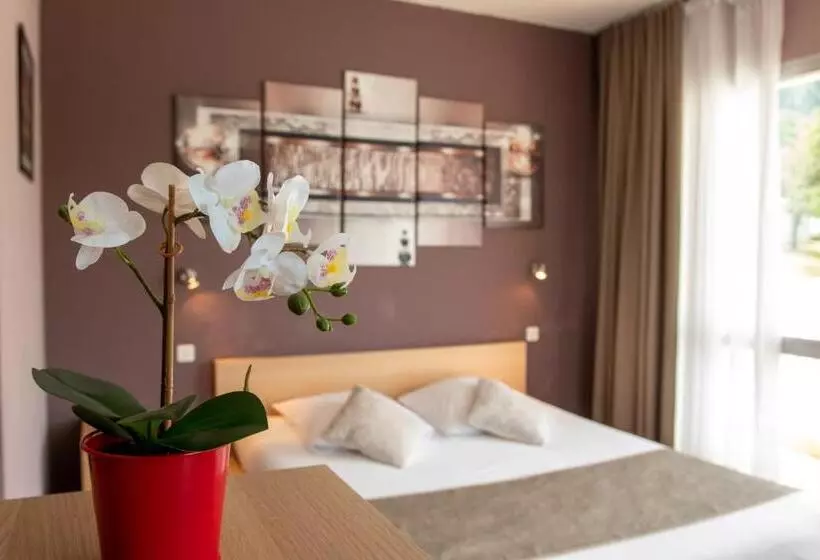 ホテル Hôtel Les Flots Bleus