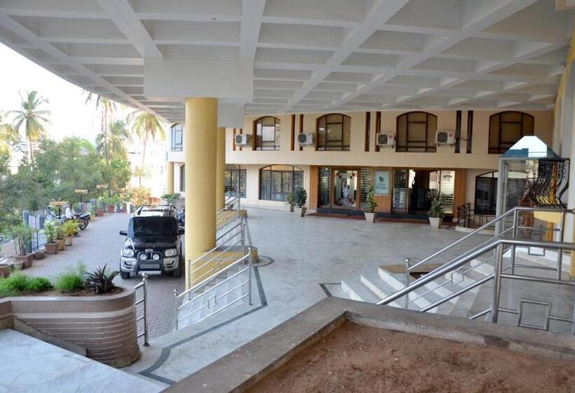 ホテル Pooja International