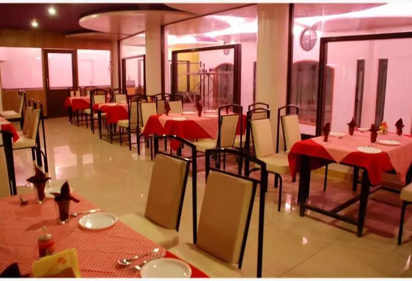 ホテル Pooja International