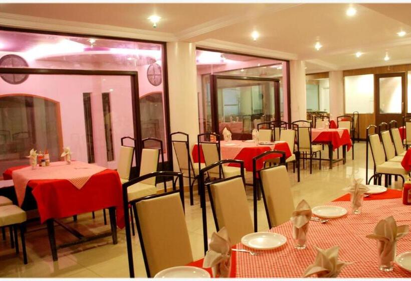 ホテル Pooja International