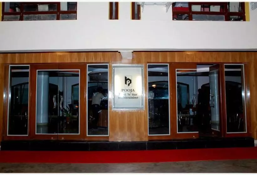 ホテル Pooja International