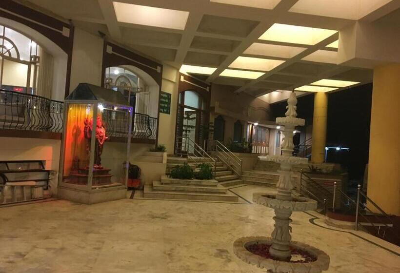 ホテル Pooja International