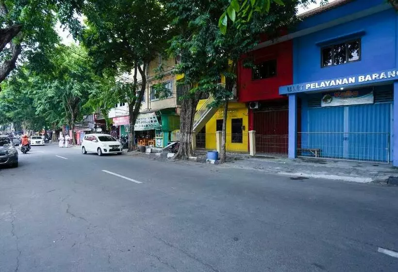 هتل Spot On 2479 Berkah Residence Syariah