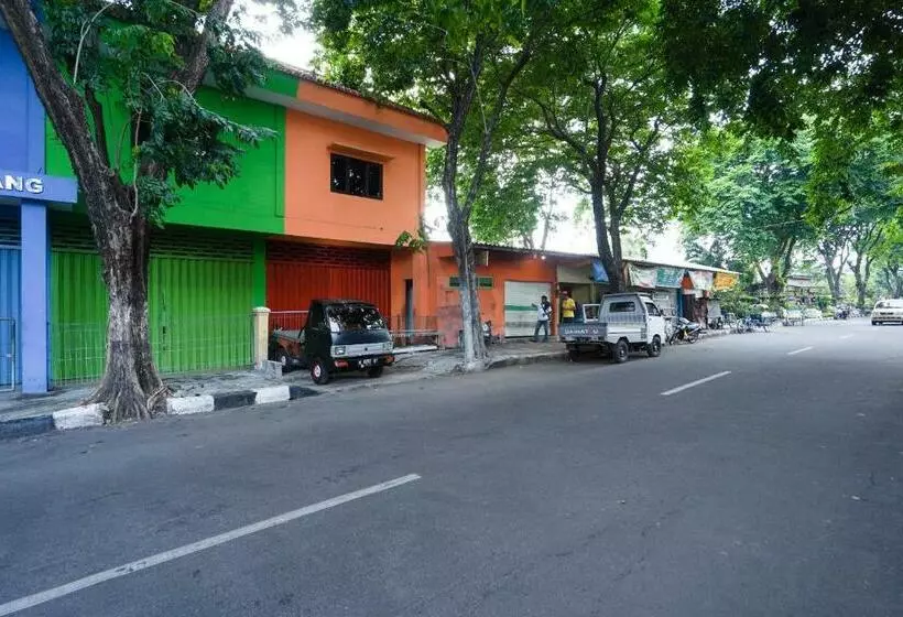 هتل Spot On 2479 Berkah Residence Syariah