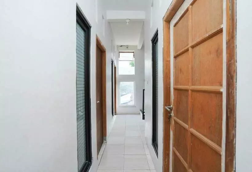 هتل Spot On 2479 Berkah Residence Syariah