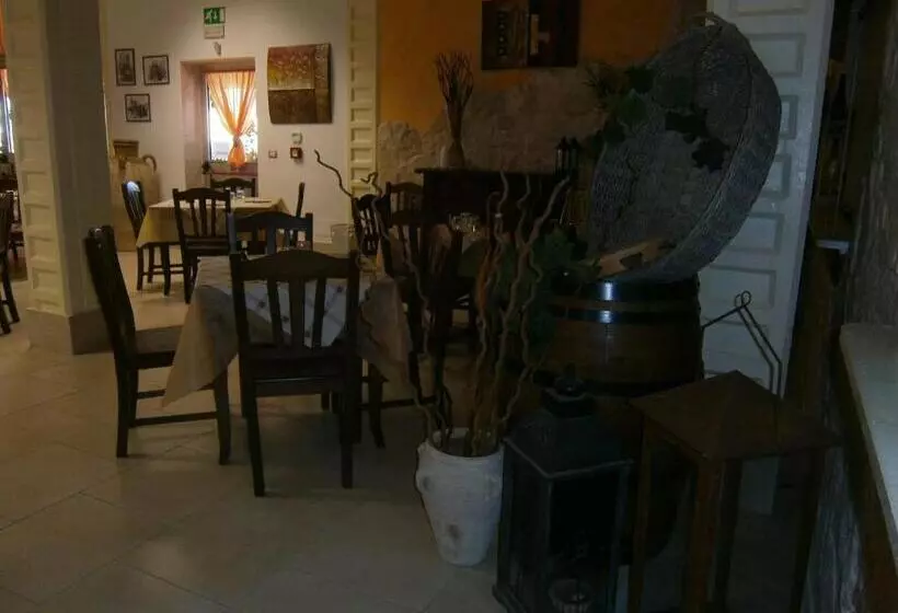 Oasi B&b Hotel Restaurant