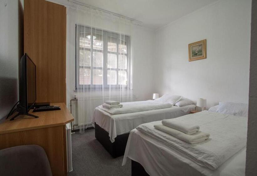 ペンション Laguna Panzio