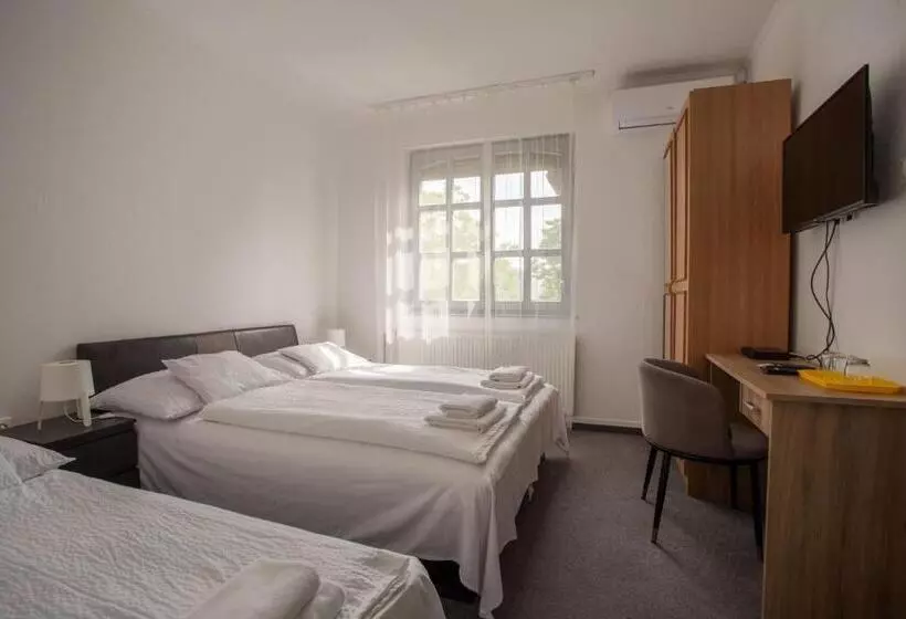 ペンション Laguna Panzio