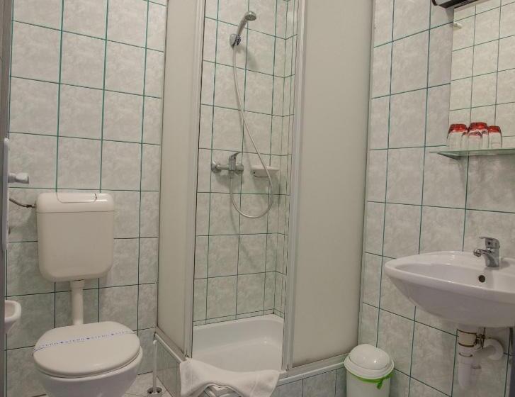 ペンション Laguna Panzio