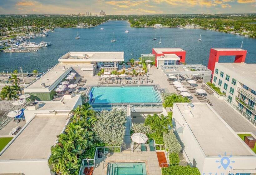 Retkeilymaja Beachfront Condo Rooftop Infinity Pool Studio