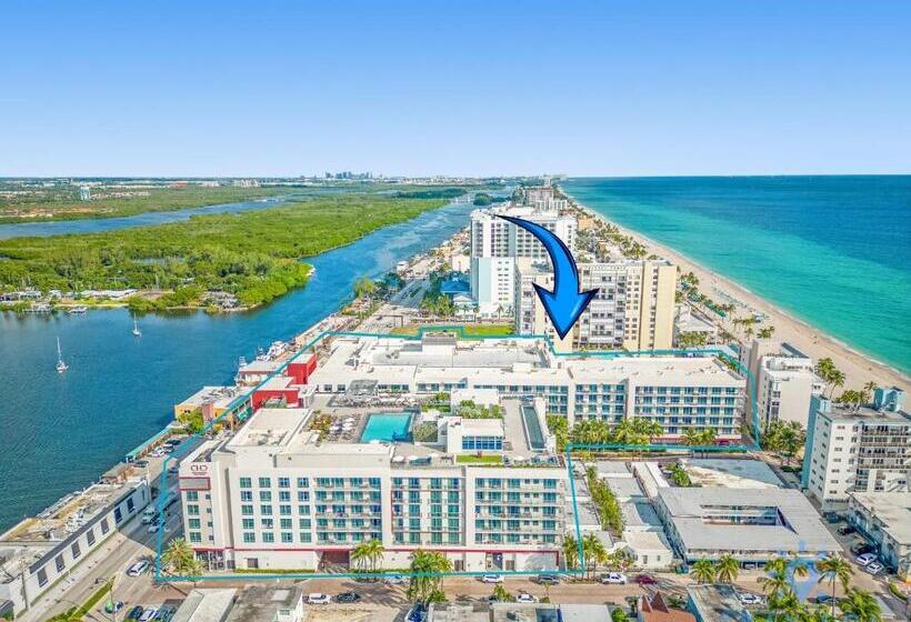 Retkeilymaja Beachfront Condo Rooftop Infinity Pool Studio