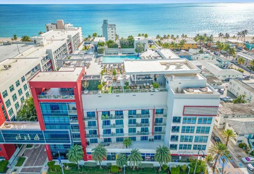 Retkeilymaja Beachfront Condo Rooftop Infinity Pool Studio