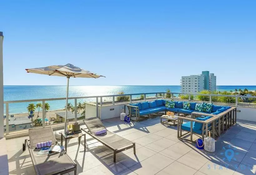 Retkeilymaja Beachfront Condo Rooftop Infinity Pool Studio