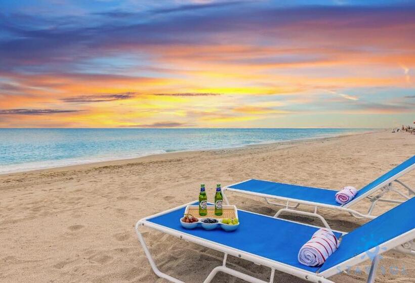 Retkeilymaja Beachfront Condo Rooftop Infinity Pool Studio