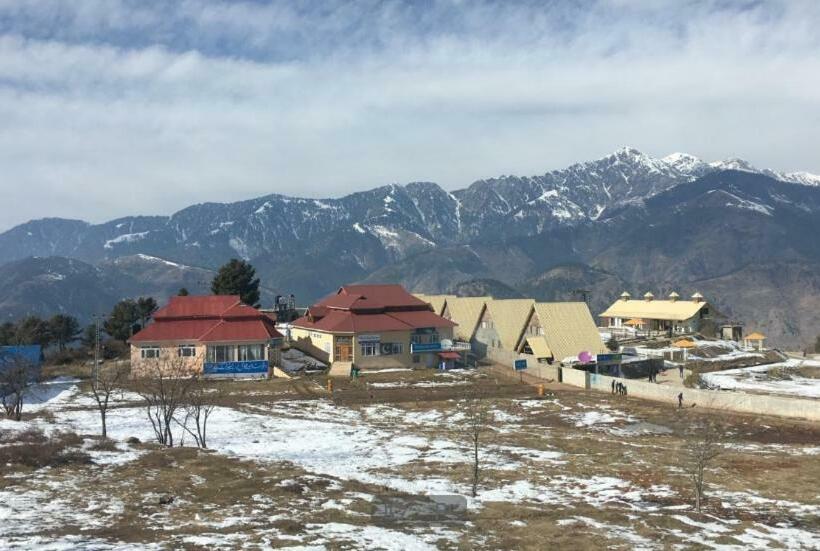 Hill Top Hotel, Shogran