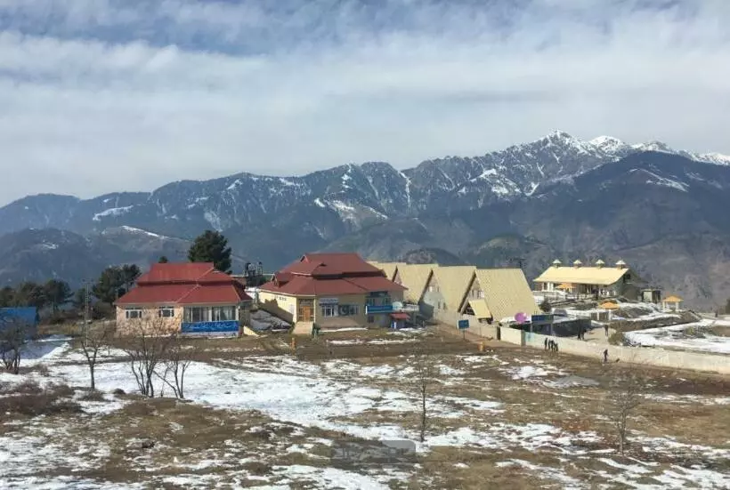 Hill Top Hotel, Shogran