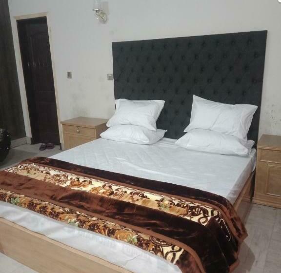 Hill Top Hotel, Shogran