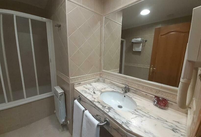 فندق El Pentágono