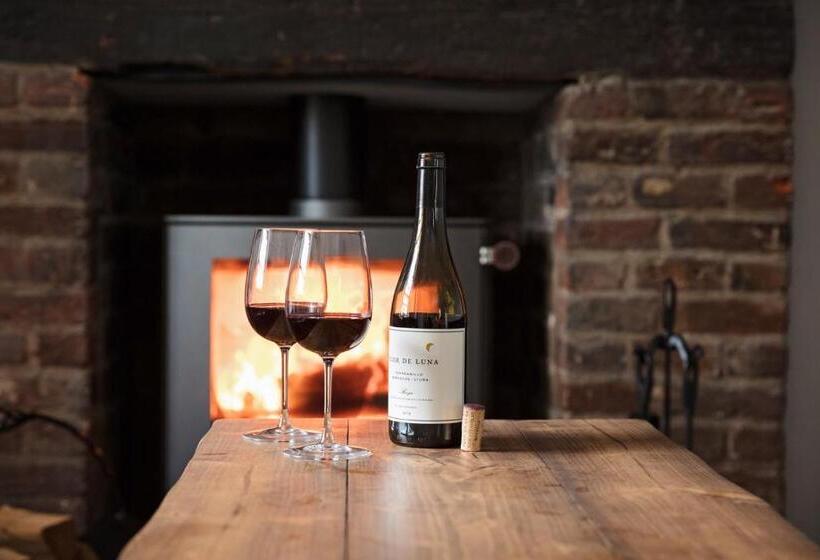 Общежитие The Ostrich Inn