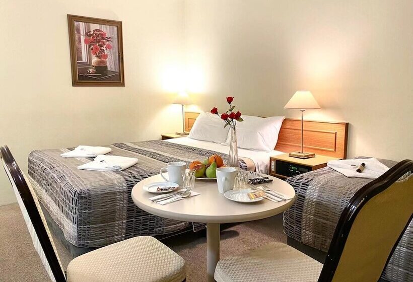 모텔 Gateway Motor Inn