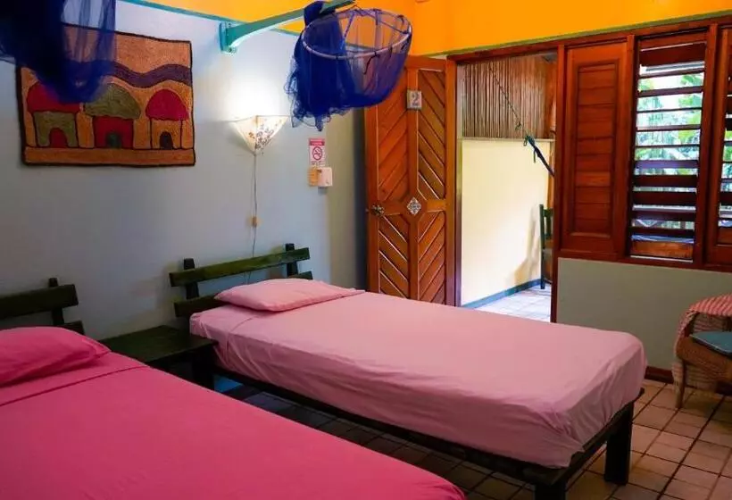 Hotelli Cabinas Guarana